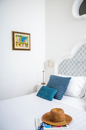 WiFi, bed sheets - Suinset Suite sea view (Campania)