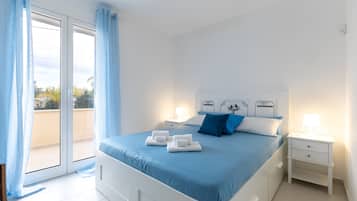 Iron/ironing board, WiFi, bed sheets