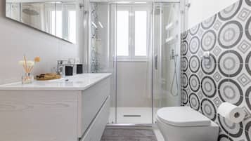 Doccia, asciugacapelli, asciugamani