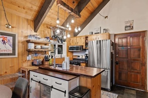 Fridge, microwave, oven, stovetop - 2BR w Hot Tub & Sauna, Walk to Village & Gondola! (Mammoth Lakes)