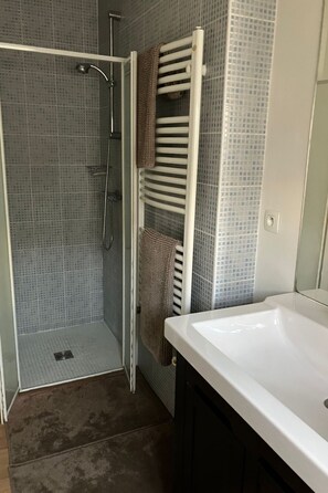 Towels - Ferienzimmer "Toulousaine arborée" (Toulouse mit by Interhome (Toulouse)