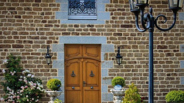 Exterior detail - bei céline by Interhome (Sens de Bretagne)