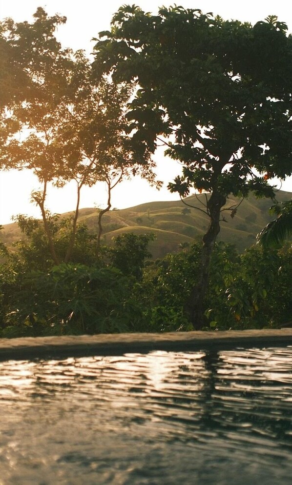 Outdoor pool - om horizon ecoresort (Loay)