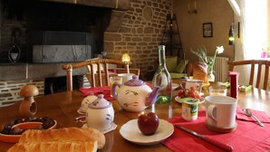 Dining - Zimmer Aux Anges by Interhome (La Croix Avranchin)