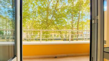 Schreibtisch, kostenloses WLAN