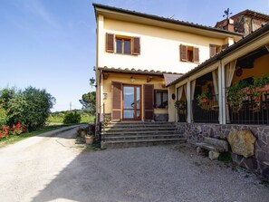 Exterior - Gästezimmer 1 by Interhome (Montaione)