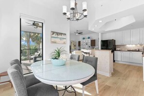 Interior - Coastal 2BR at Naples Bay Resort Near 5th & Beach (Naples)