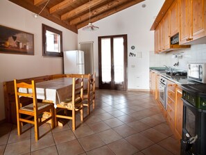 Refrigerador, microondas, horno y lavavajillas 