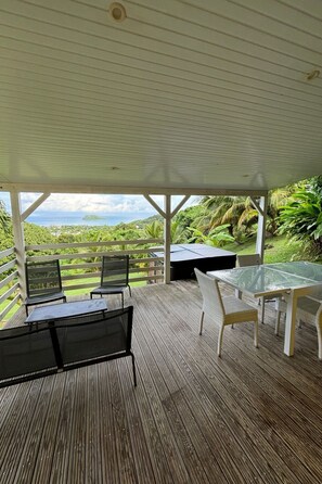 Outdoor dining - Wunderschönes Ferienhaus mit Meerblick und privatem Spa by Interhome (Deshaies)