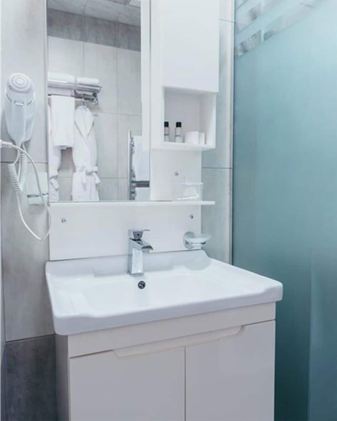 ห้องดีลักซ์ดับเบิล, วิวเมือง | ห้องน้ำ | ของใช้ในห้องน้ำฟรี, รองเท้าสวมภายในห้อง, ผ้าเช็ดตัว, สบู่