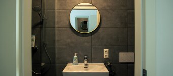 Moderne City Zimmer mit eigenem Bad