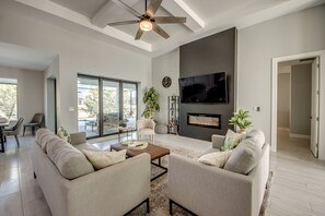 Smart TV, fireplace, offices