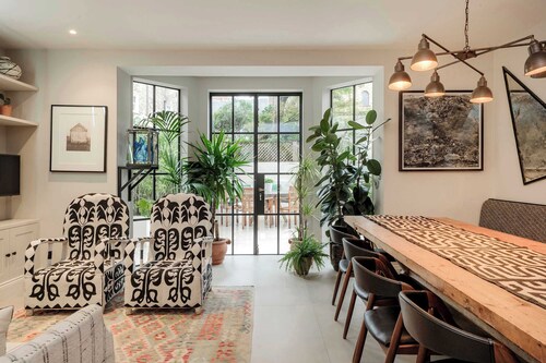 Gorgeous 3 bed House in Sloane Square With Garden