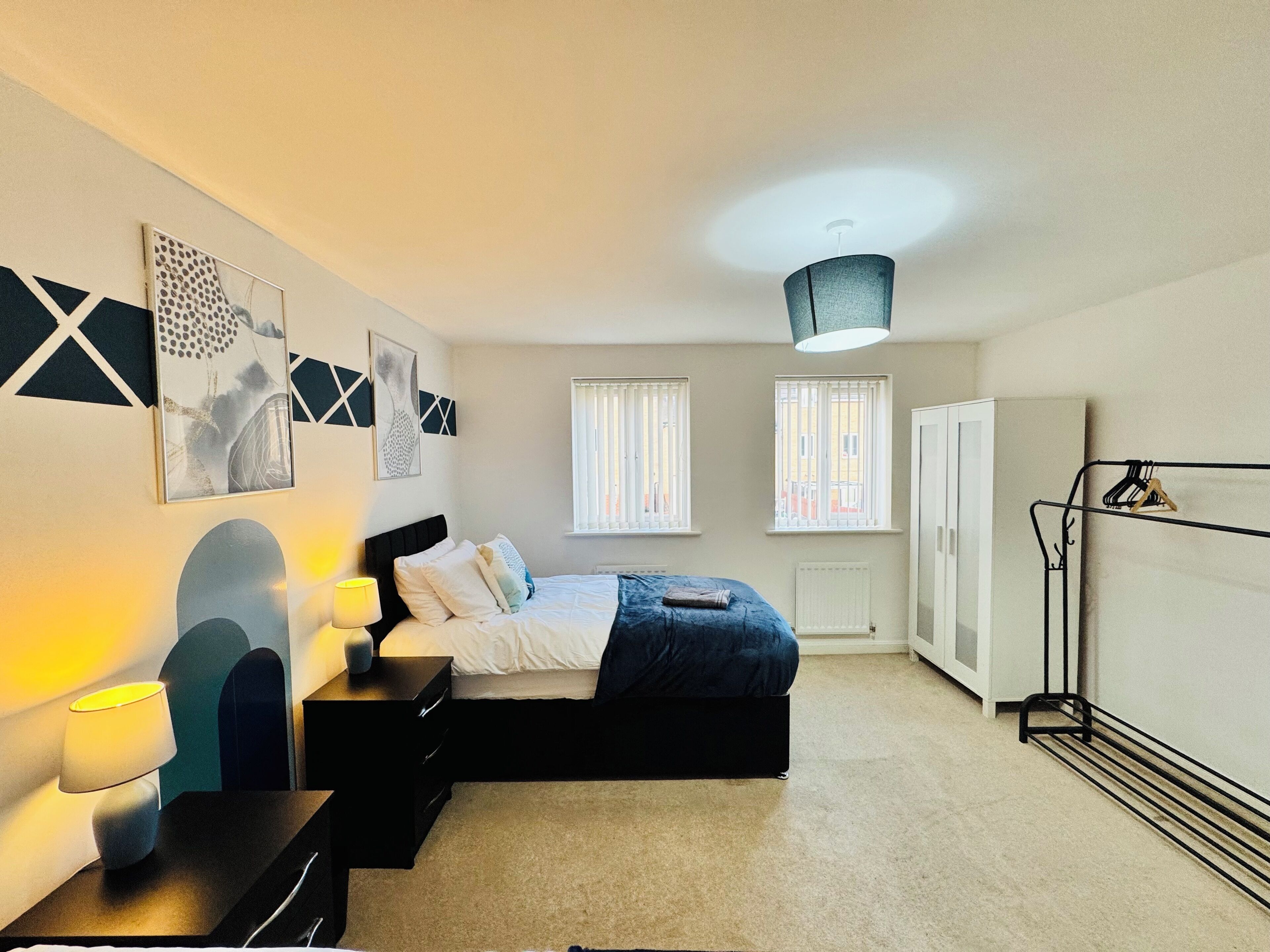 4 chambres, bureau, fer et planche à repasser, accès au Wi-Fi (inclus)