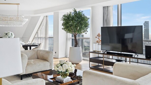 Living area - Penthouse Private Pool and Yacht Views (Dubai)