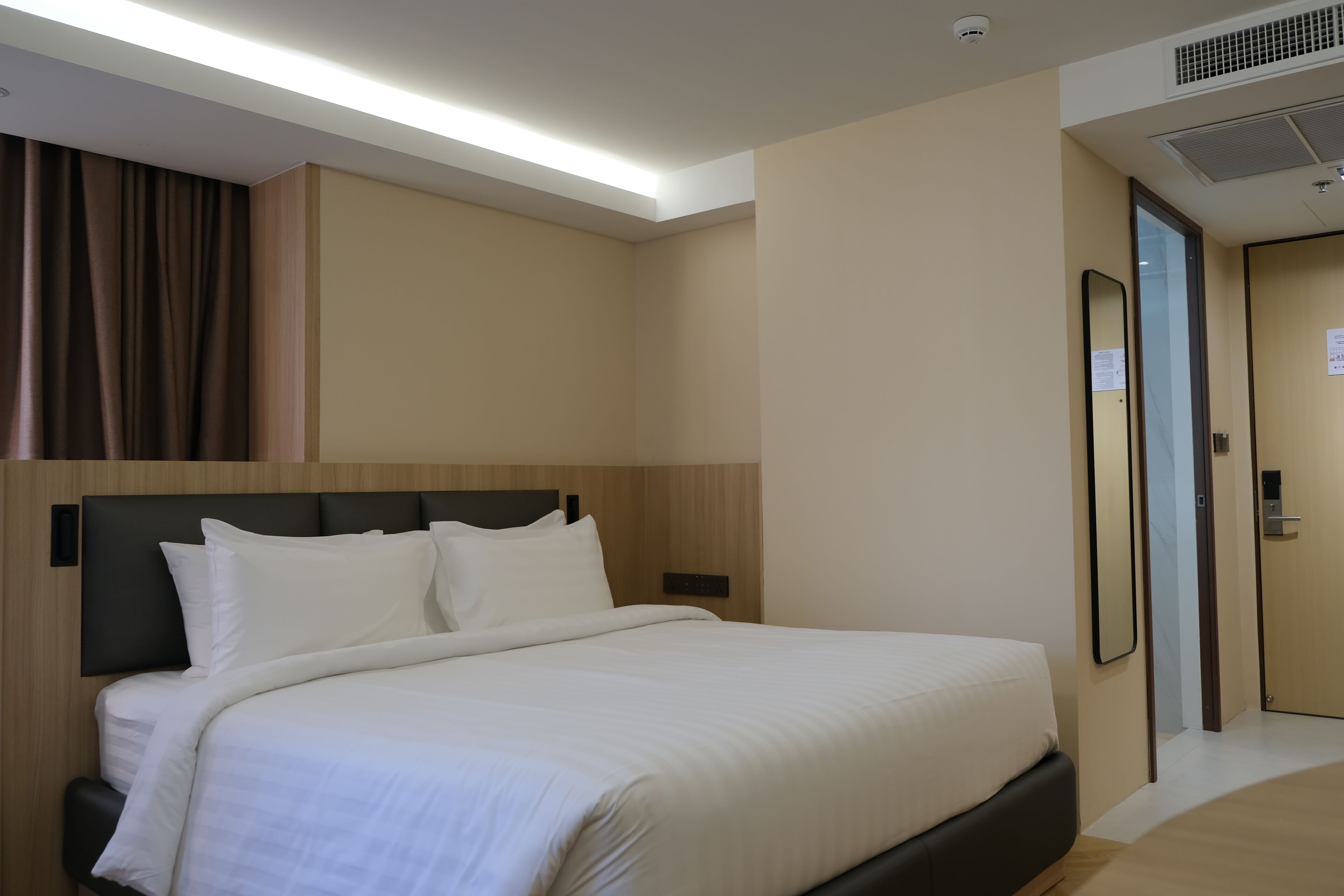 Vista Style Premier King Room | Caja de seguridad en la habitación y escritorio 