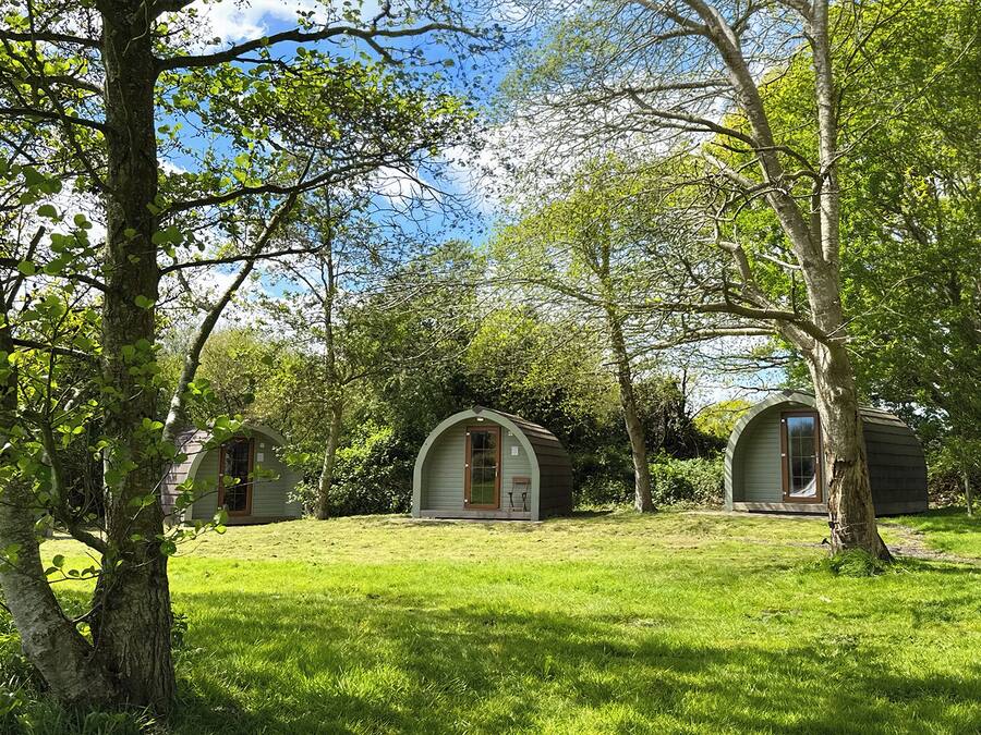 Cabana econômica, vista para o jardim | Fachada da propriedade