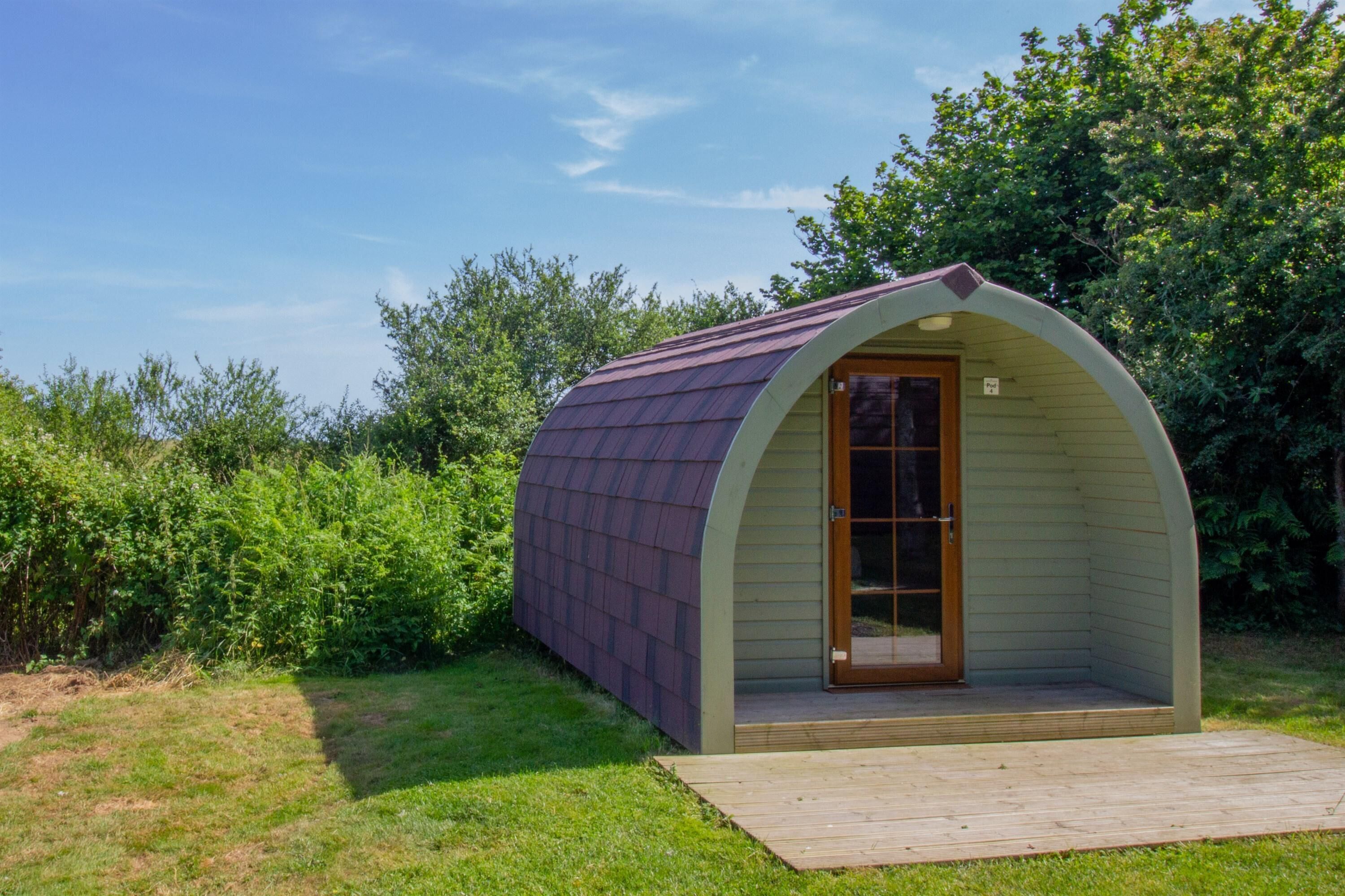 Chalet rustique économique, vue sur le jardin | Literie de qualité, literie fournie