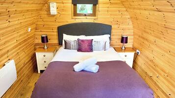 Chalet rustique économique, vue sur le jardin | Literie de qualité, literie fournie