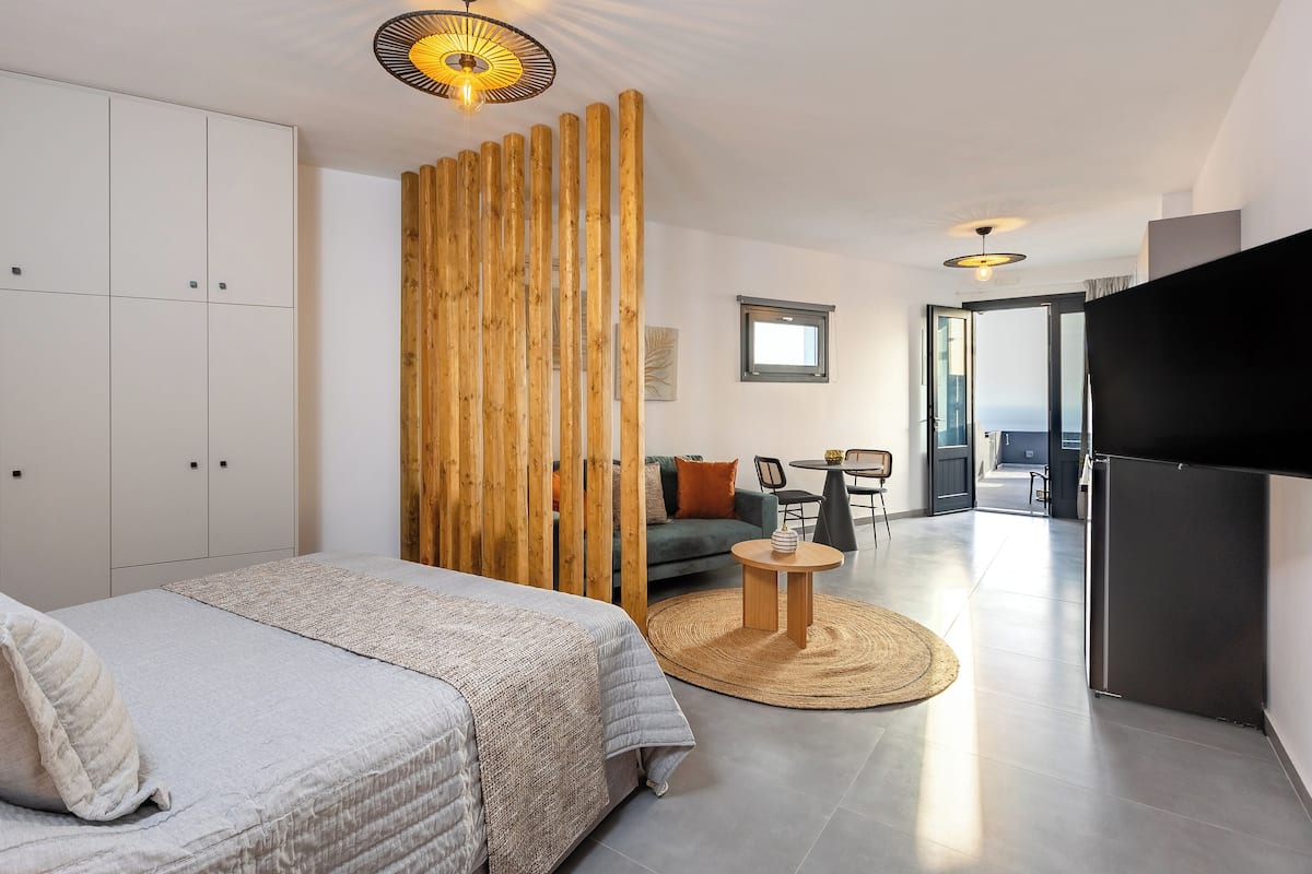 Căn hộ Junior, sân hiên, quang cảnh biển | Két bảo mật tại phòng, màn/rèm cản sáng, phòng cách âm