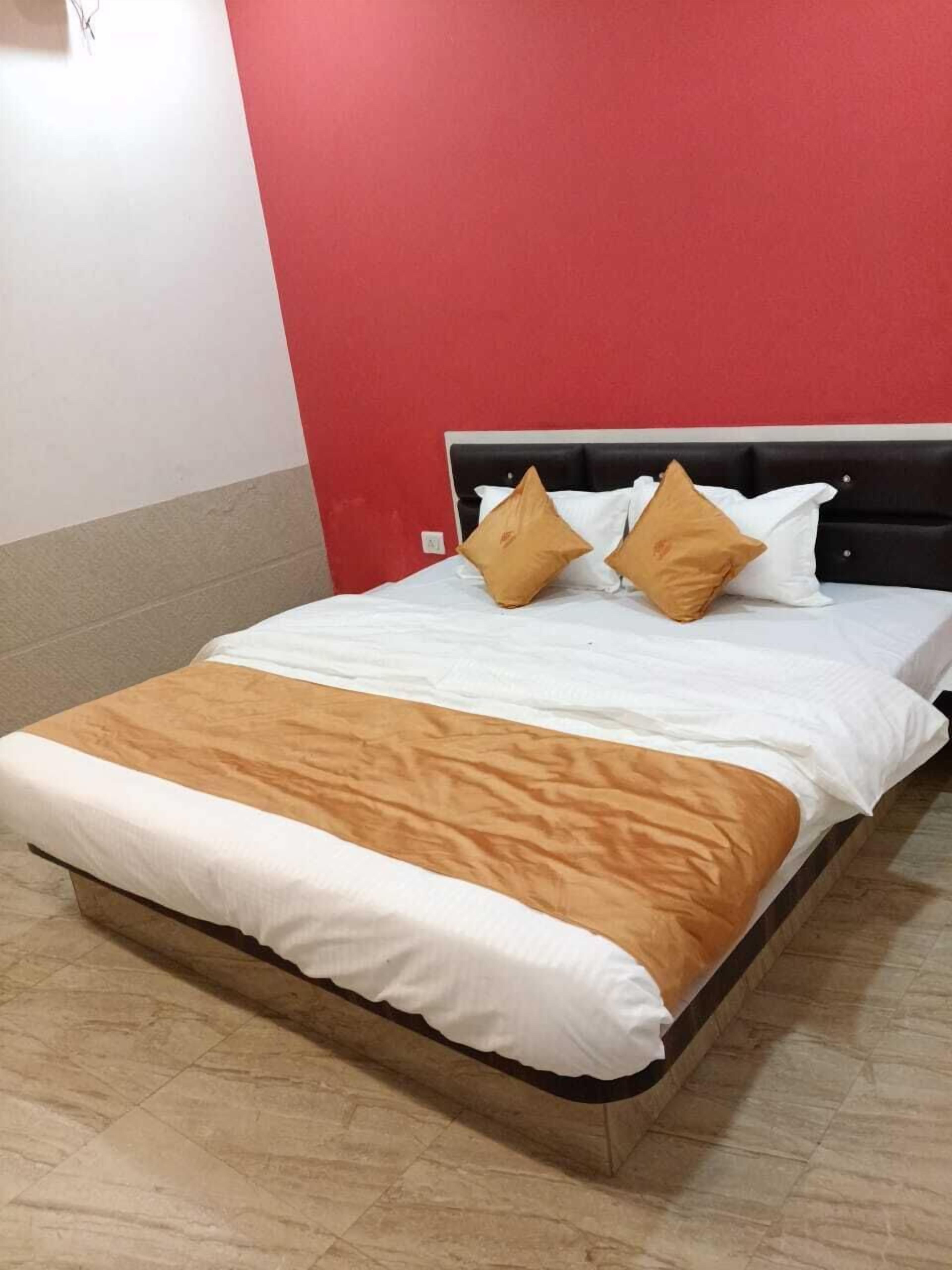 Superior Room | Rollaway beds, free WiFi, bed sheets