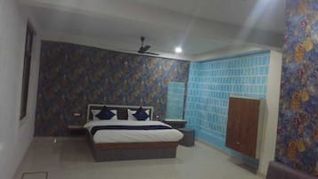 Kamar Deluks | Tempat tidur lipat/tambahan, Wi-Fi gratis, dan seprai linen