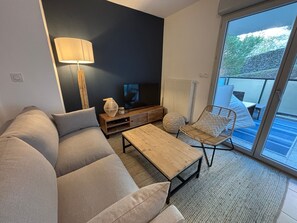 TV - Two-room apartment in Sète - Terrace, Parking, WiFi (Sète)