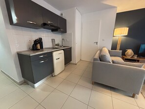 TV - Two-room apartment in Sète - Terrace, Parking, WiFi (Sète)