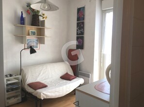 TV - Cozy studio downtown near the beach (La Tranche-sur-Mer)