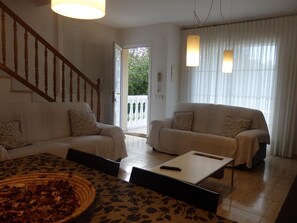 TV - Luxury Townhouse in Miami Platja (Miami Playa)