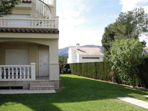 Exterior - Luxury Townhouse in Miami Platja (Miami Playa)