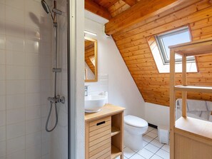 Bathroom - Charming T3 Duplex 5 Pers. in Quiet Village with Private Terrace (Viella - Hautes-Pyrénées)