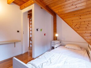 2 bedrooms - Charming T3 Duplex 5 Pers. in Quiet Village with Private Terrace (Viella - Hautes-Pyrénées)