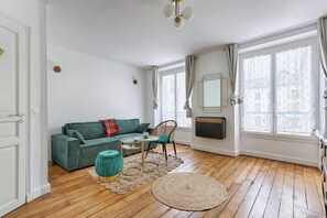 Living area - Central Paris – Mid-Term Fully Equiped (Paris)