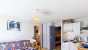 Living area - Cozy T2, 5 people, parking, near center (Esquièze-Sère)