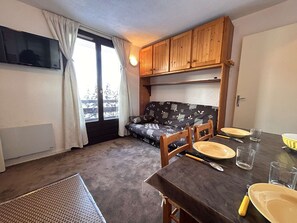 TV - Studio cabin 4 people, center station, ski locker (Risoul)