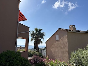 Property grounds - 2-Bedroom Apartment with Loft and Parking in Cavalaire (Cavalaire-sur-Mer)