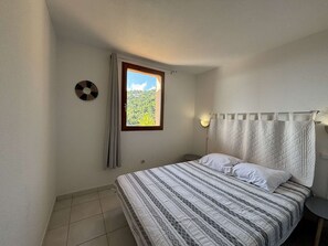 1 bedroom - 2-Bedroom Apartment with Loft and Parking in Cavalaire (Cavalaire-sur-Mer)