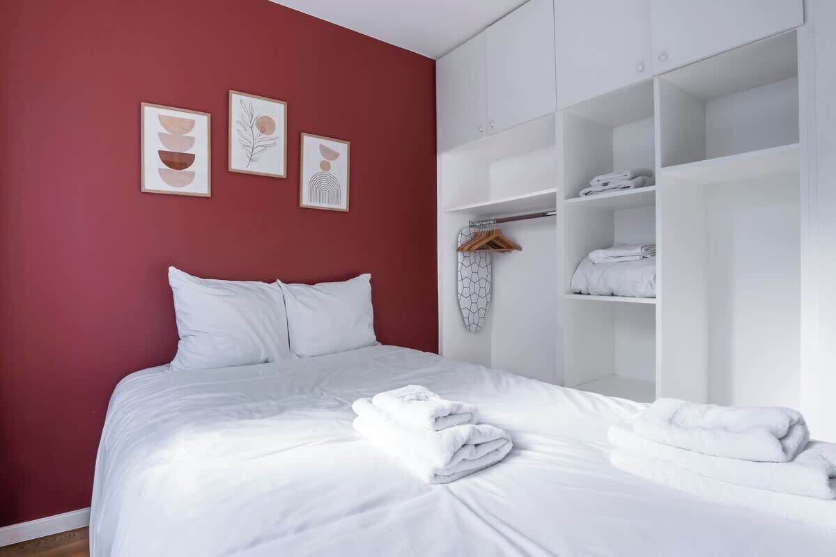 1 bedroom, iron/ironing board, WiFi, bed sheets