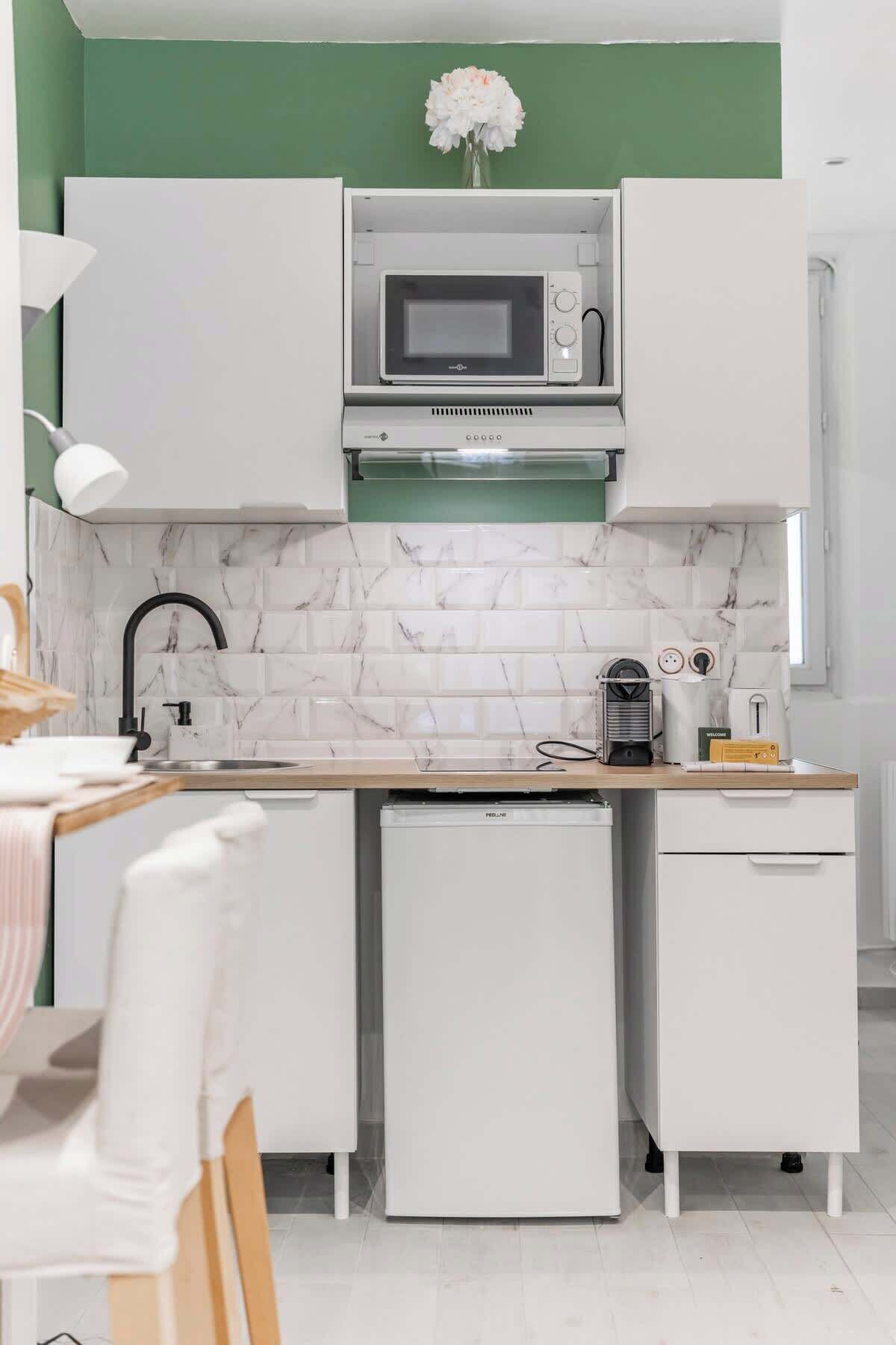 Fridge, microwave, coffee/tea maker, electric kettle