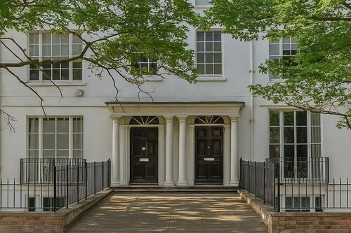 Tavistock House-parking-sleeps 7-central