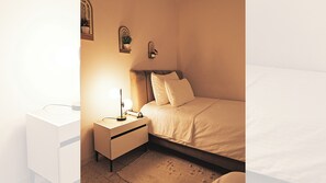 2 室のベッドルーム、アイロン / アイロン台、WiFi、ベッドシーツ