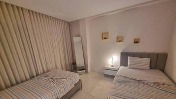 Fer et planche Ă repasser, Wi-Fi, draps fournis