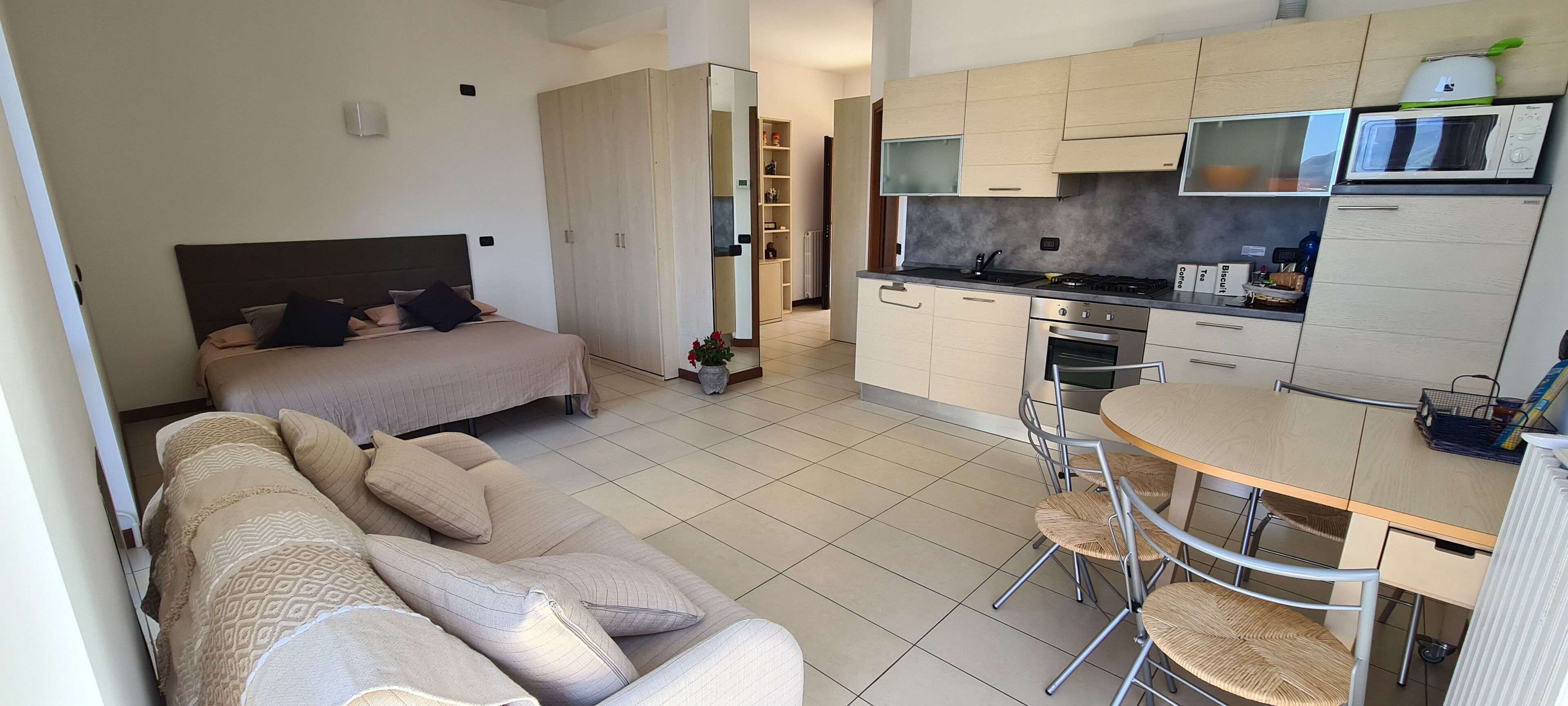 1 chambre, fer et planche à repasser, Wi-Fi, draps fournis