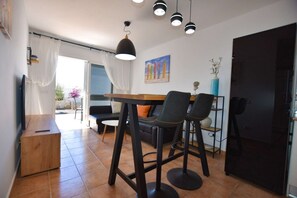 Interior - Book Jet - Sunny Holiday Home with Garden and strong wifi (Costa Calma)