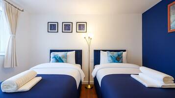 2 bedrooms, desk, iron/ironing board, free WiFi