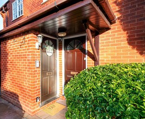 Exterior detail - Edgbaston Home With Free Parking Close to Birmingham City Centre, BCU, QE (Birmingham)