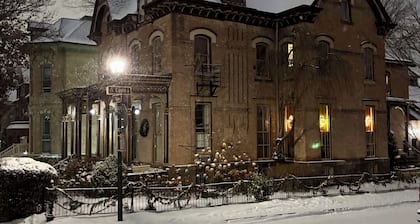 Charming Private 1BR in a Meticulously Restored 1860 Victorian