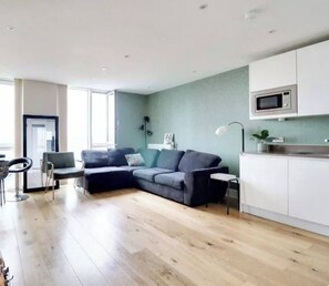 Apartment, 1 Bedroom, Accessible, Patio | Living room - Luxury Apartment Vibrant London Retreat for Creatives (London)