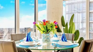 House - High Rise 1BR Building With Gorgeous Views (Kitchener)
